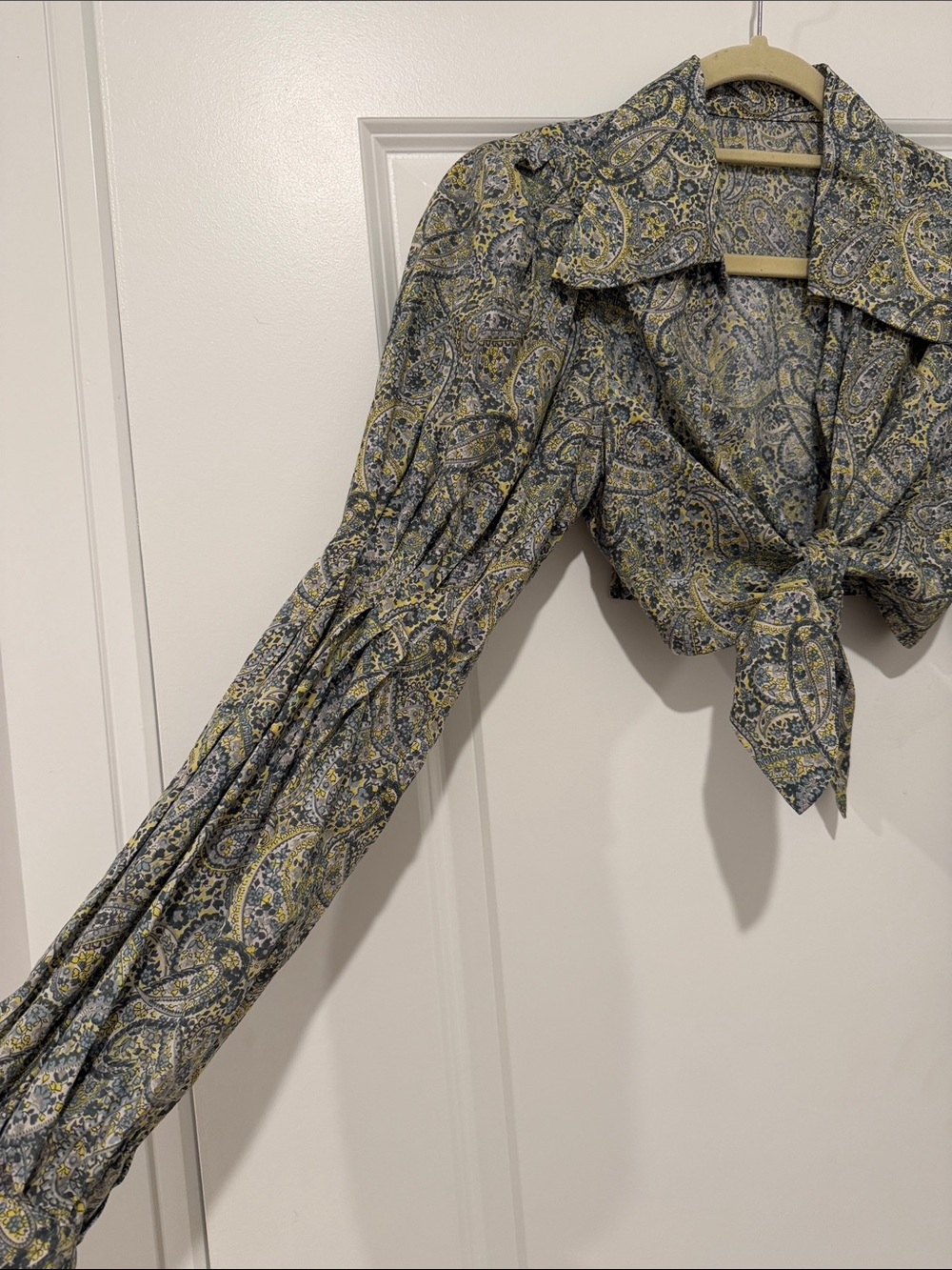 Paisley Tie-Front Crop Blouse - Picture 3 of 8